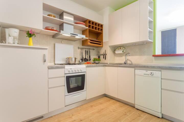 Helena Apartman
